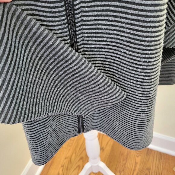 FH Clothing Co Black & Gray Striped Full Zip Long Sleeve Boxy Sweater Size S - Picture 11 of 16